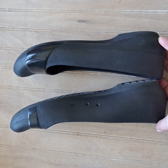 Crocs Woman’s Black Ballet Flats Lightweight Slip On Patent Strip Causal - Picture 8 of 9